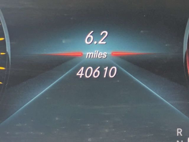 Used 2022  Mercedes-Benz GLC 300 image 30