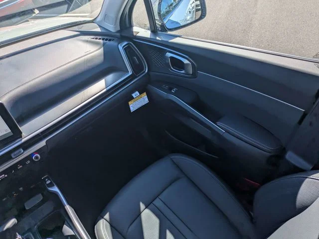 2025 Kia Sorento S - Photo 16