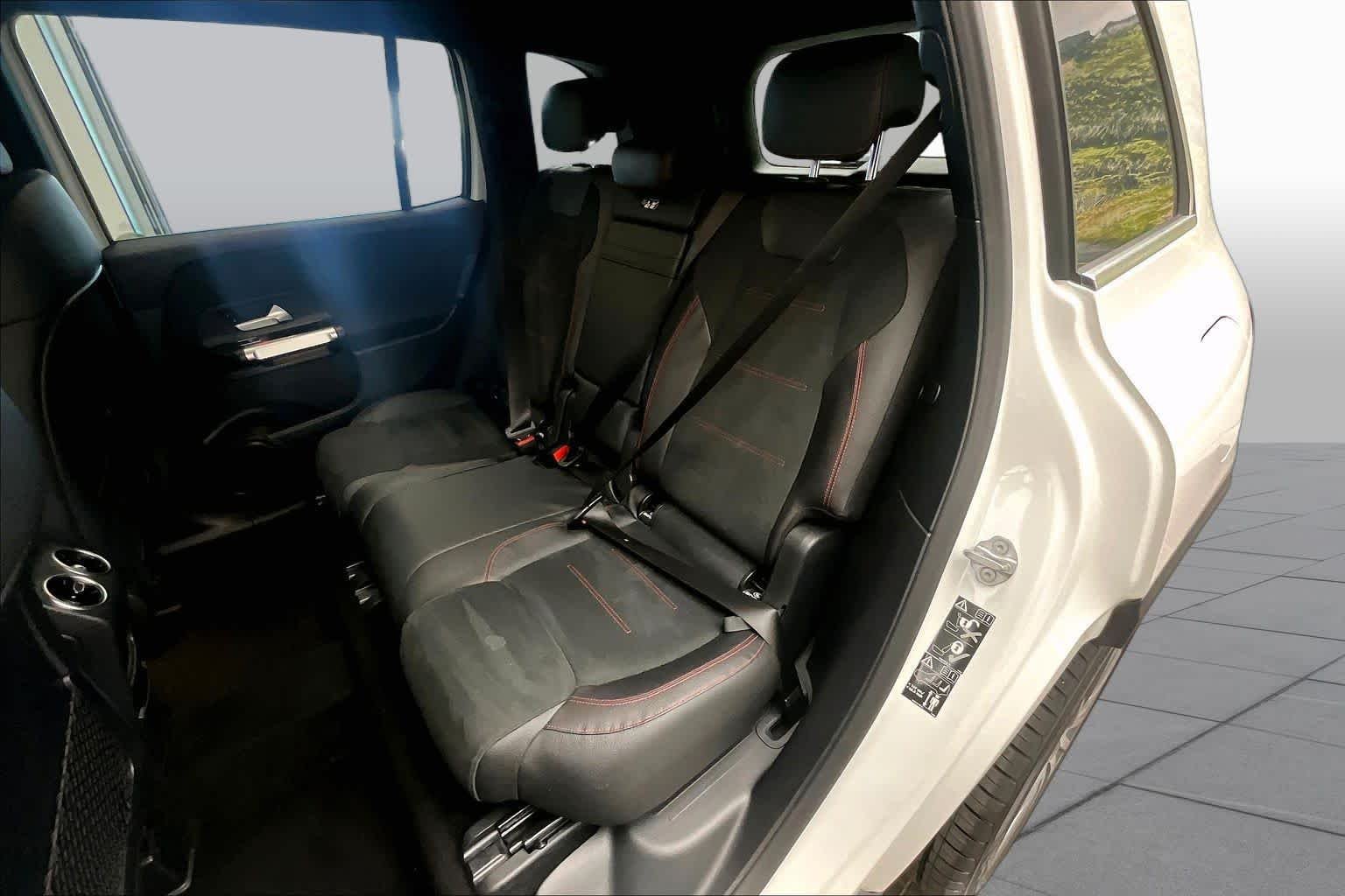 Used 2021 Polar White Mercedes-Benz GLB 250 image 19