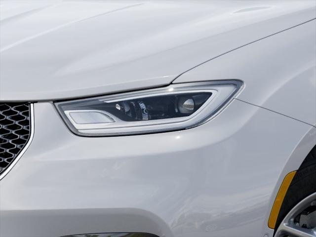 New 2026 Bright White Clear-Coat Exterior Paint Chrysler Select image 36