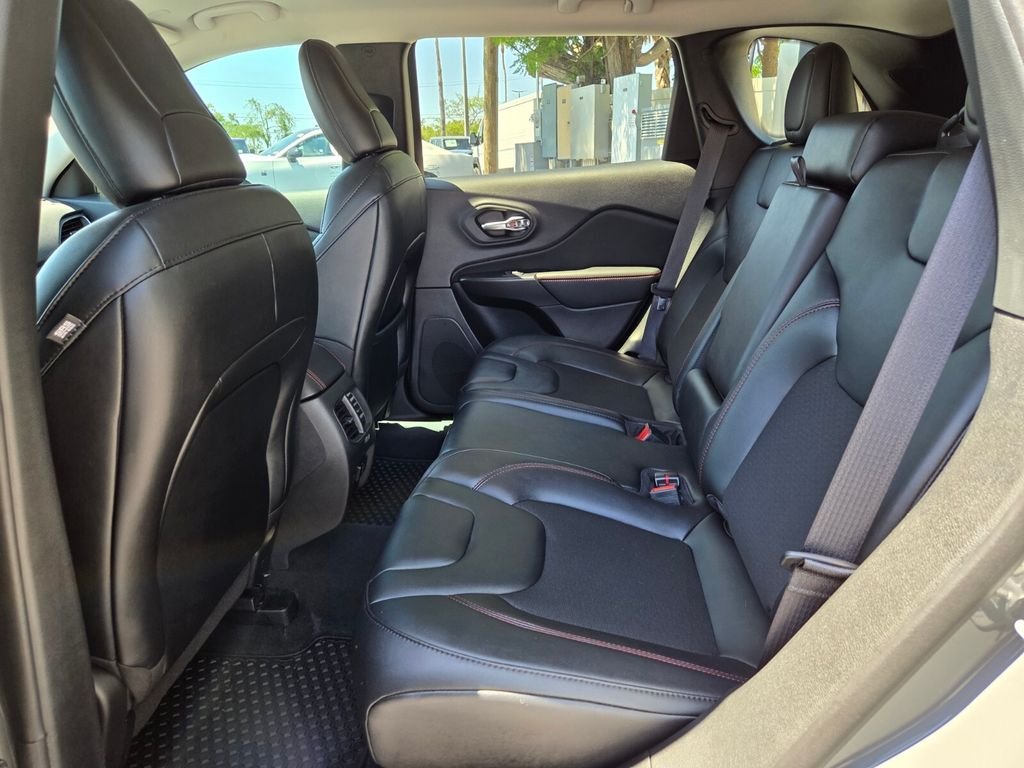 2023 Jeep Cherokee Trailhawk - Photo 16