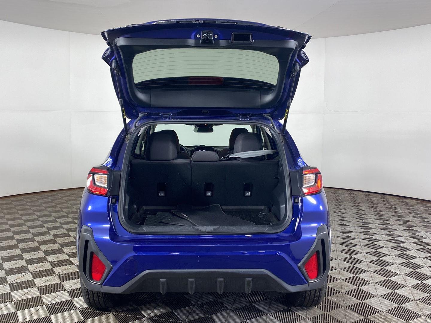 Used 2025 Sapphire Blue Pearl Subaru Premium image 7