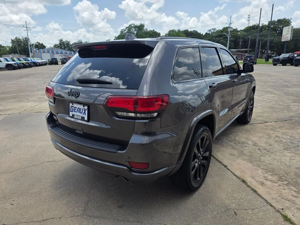 Used 2019 Gray Jeep Altitude image 8