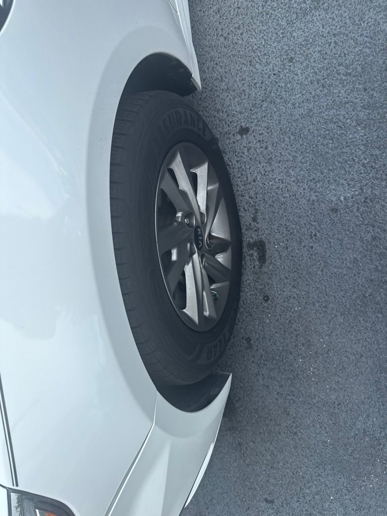 2019 Kia Optima LX - Photo 14
