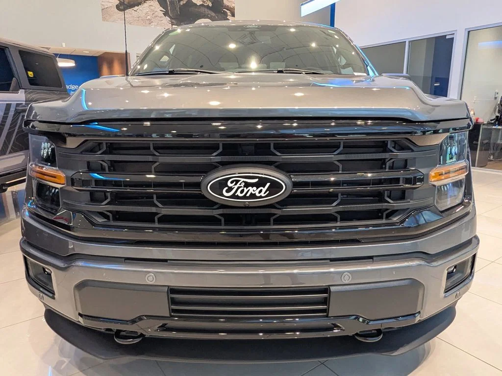 New 2026 Carbonized Gray Metallic Ford XLT image 9