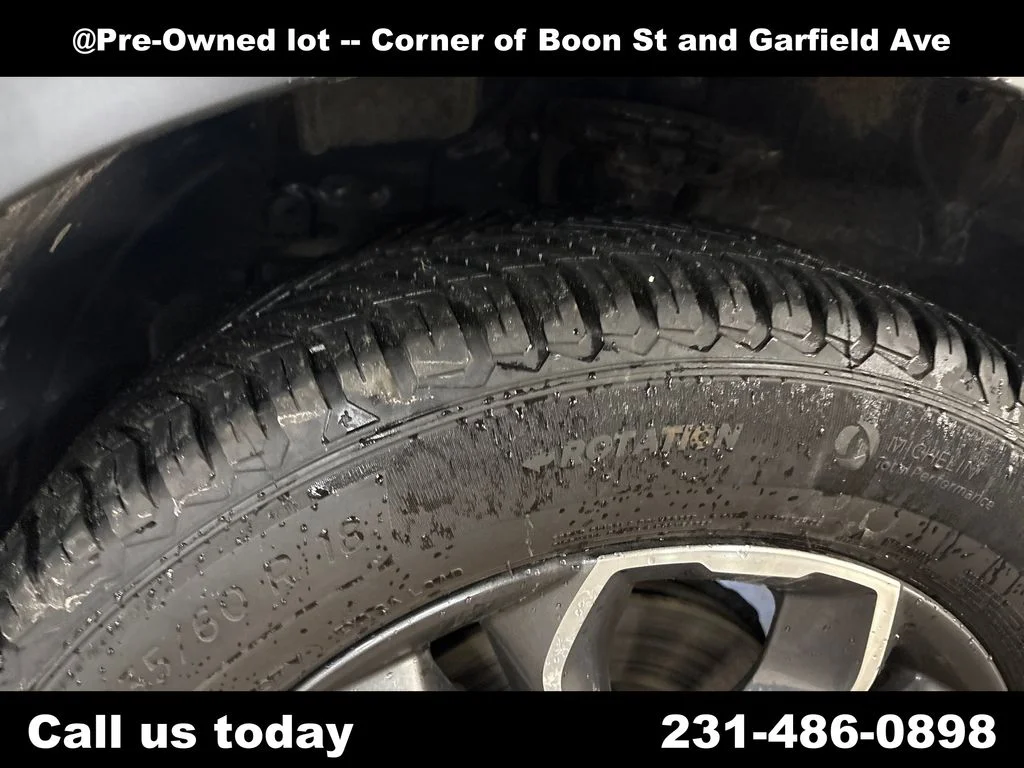 Used 2021  Honda EX image 11