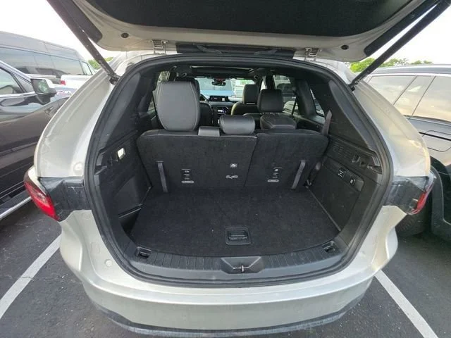 Used 2025 Platinum Quartz Mazda Premium Plus Package image 9