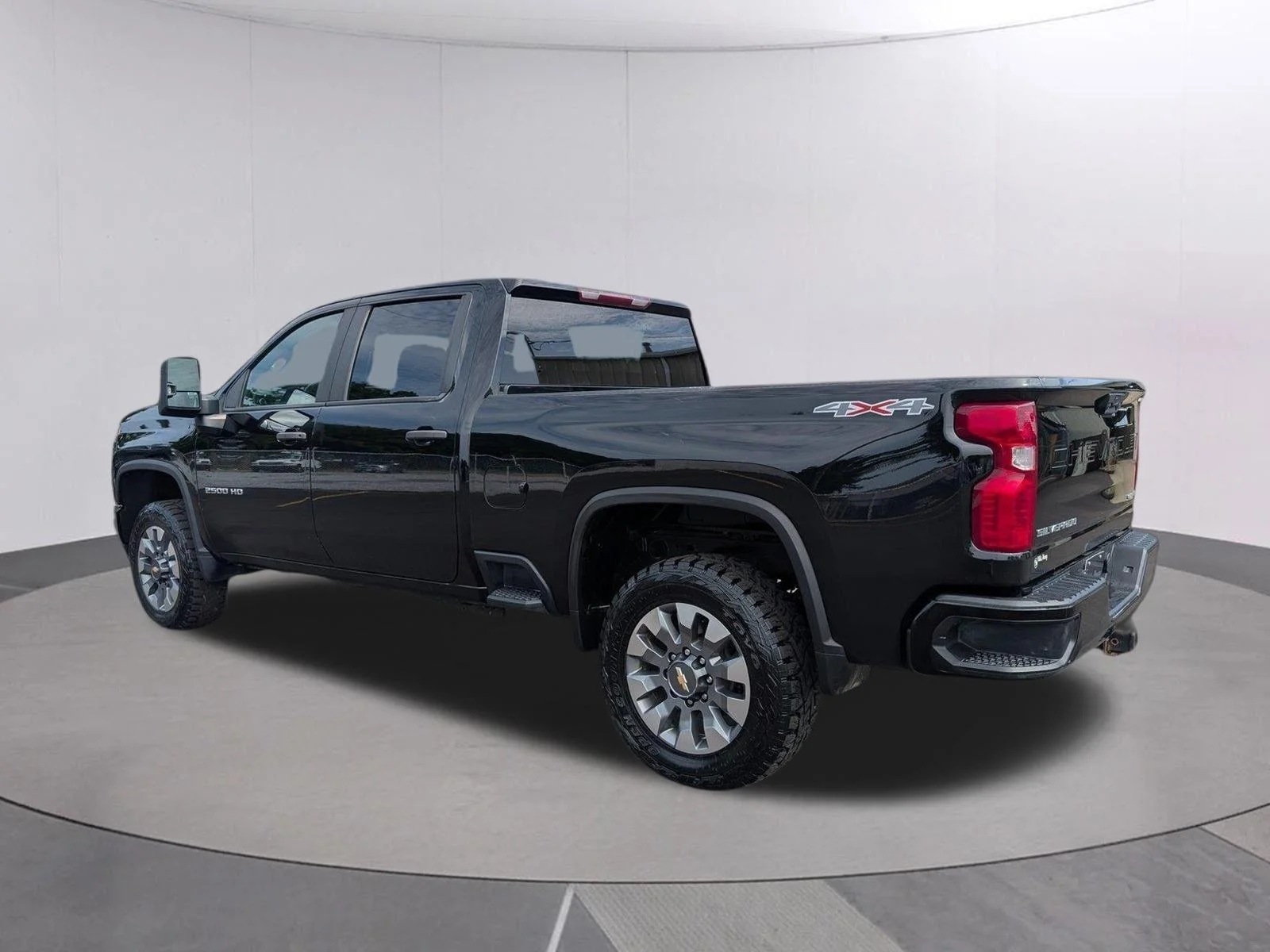 Used 2023 Black Chevrolet Custom image 3
