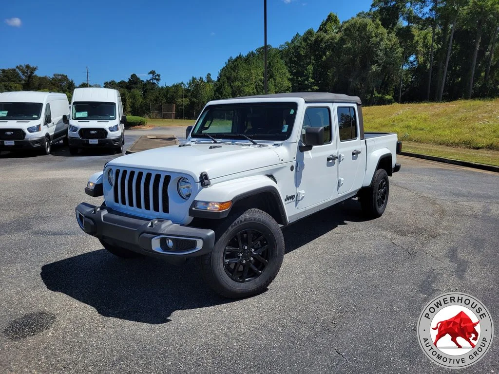 Used 2022 White Jeep Sport image 2