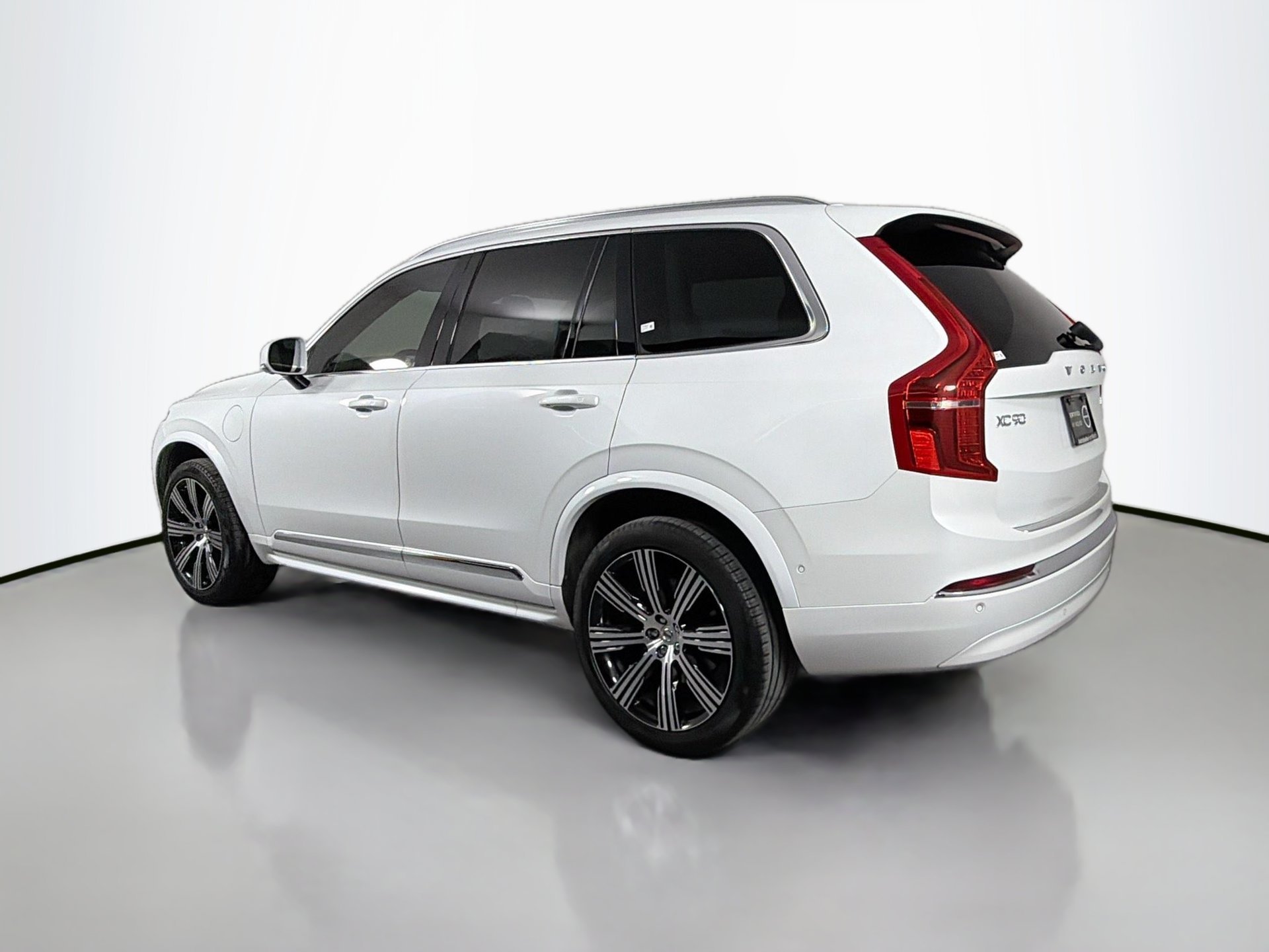 2025 Volvo XC90 Plus - Photo 8