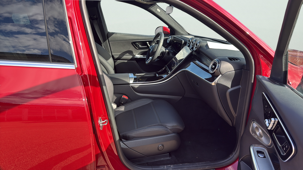 Used 2026 Red Mercedes-Benz GLC 300 image 22