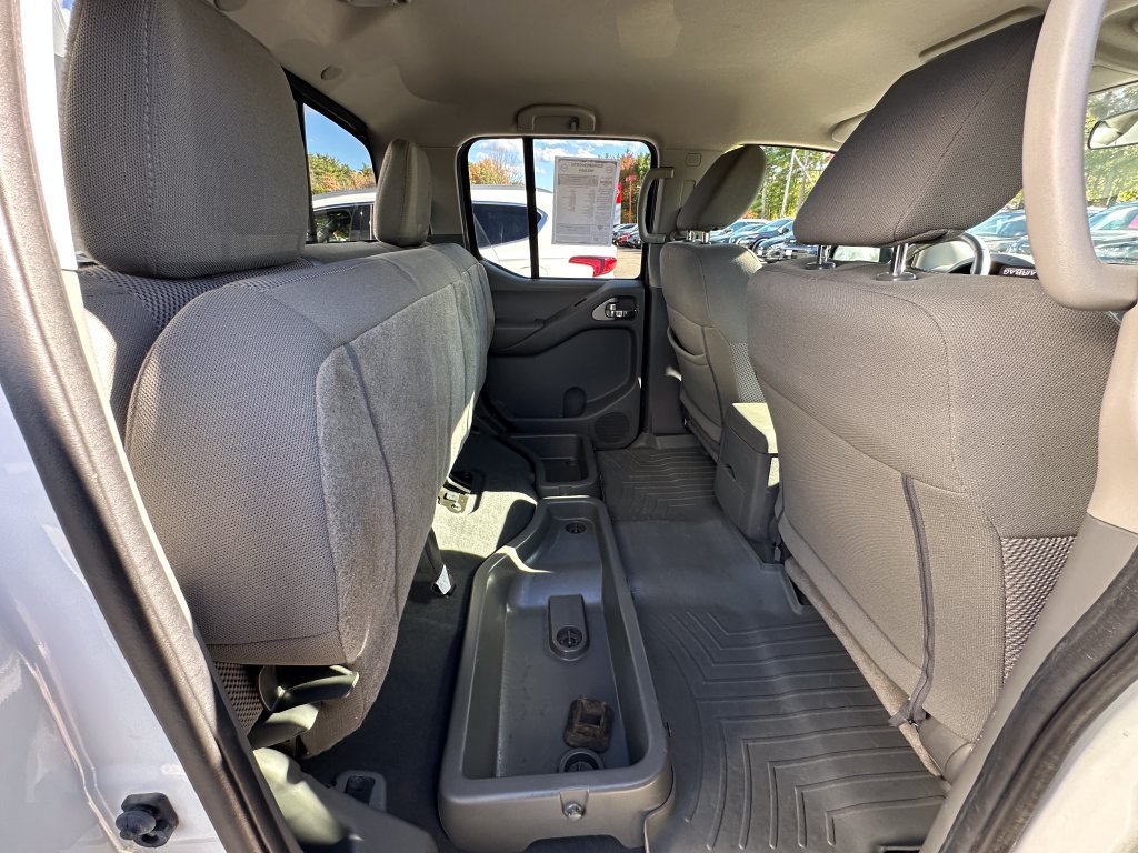 Used 2019 White Nissan SV image 25