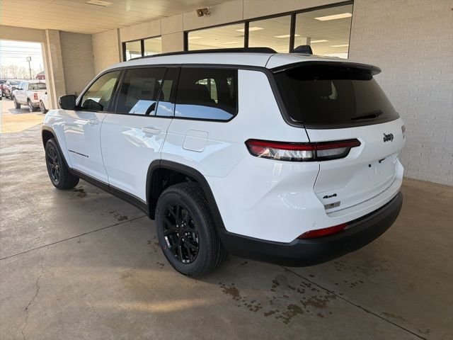 New 2026 Bright White Clear-Coat Exterior Paint Jeep Altitude image 3
