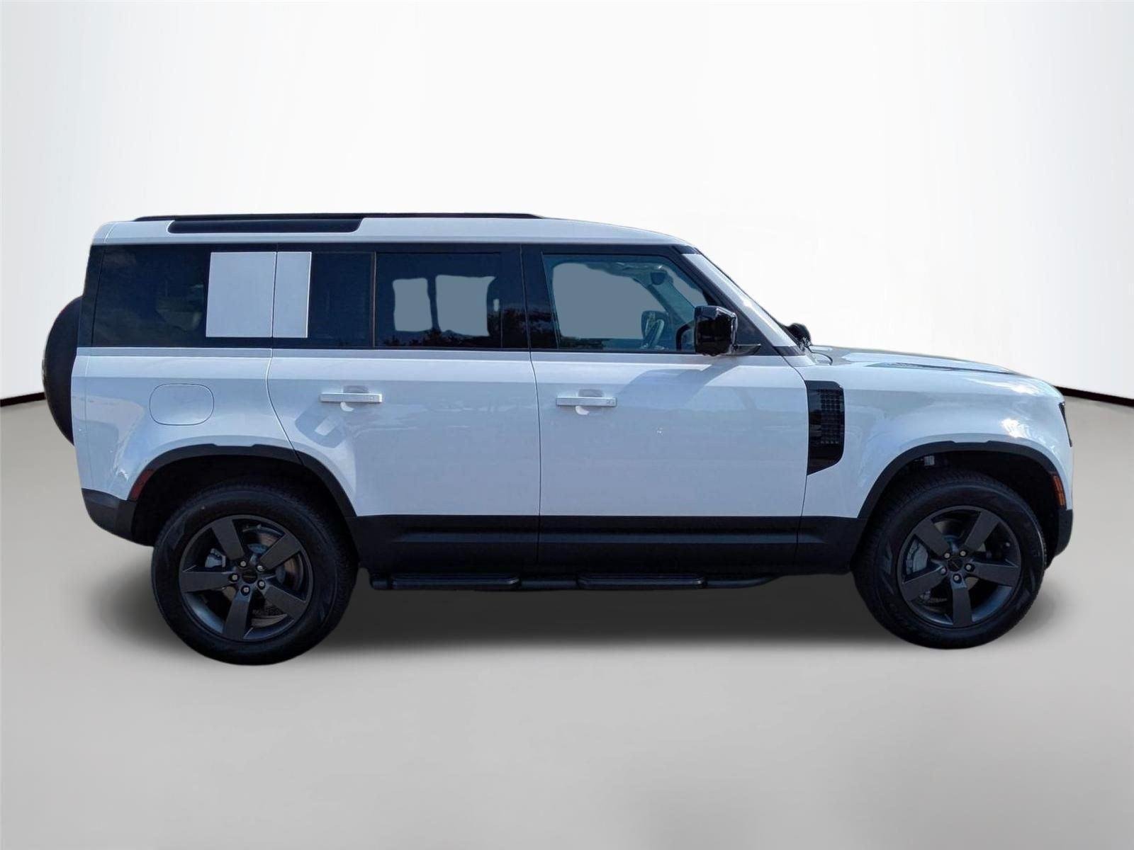 New 2026 Fuji White Land Rover S image 4