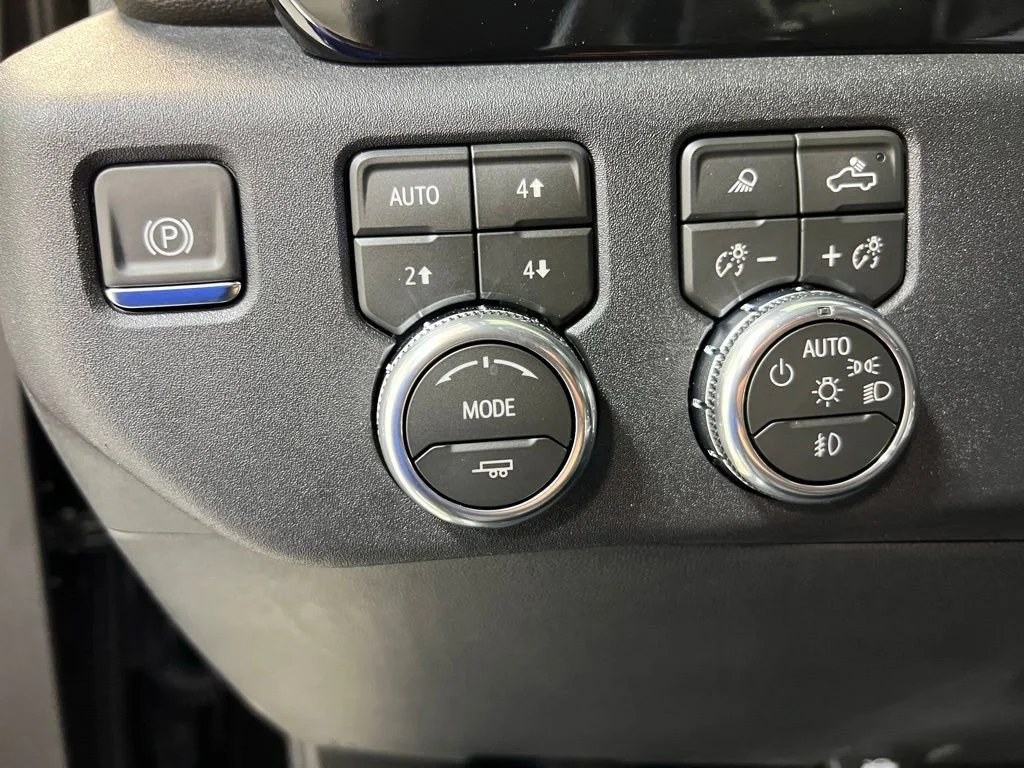 New 2026 Onyx Black GMC SLT image 16