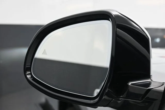 Used 2021 Silver BMW sDrive30i image 4