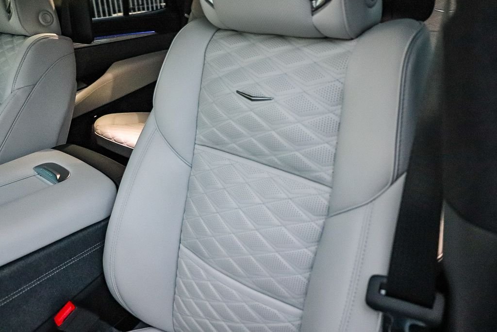 Used 2025 Crystal White Cadillac V-Series image 29