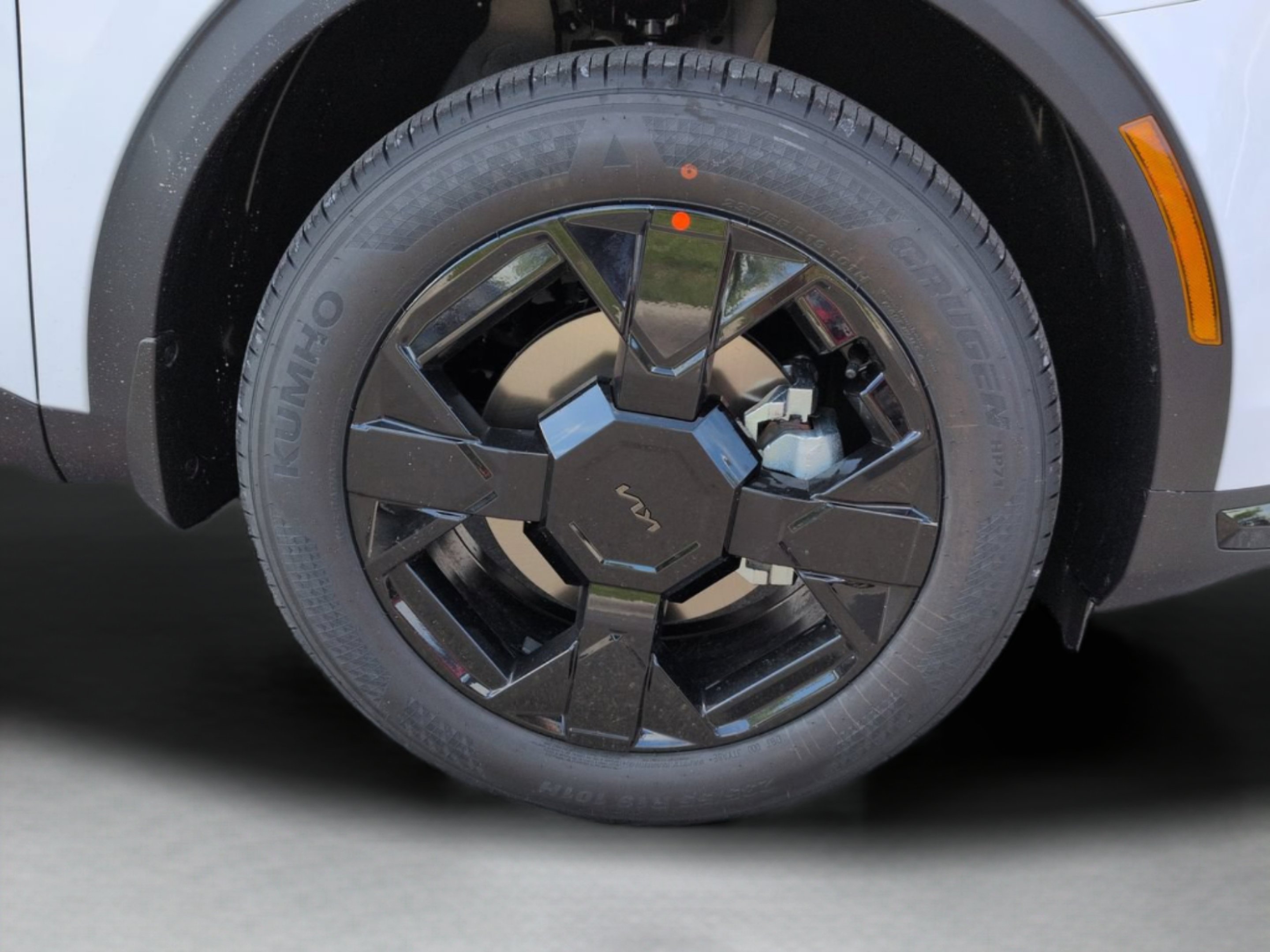 New 2026 Glacial White Pearl Kia X-Line image 31