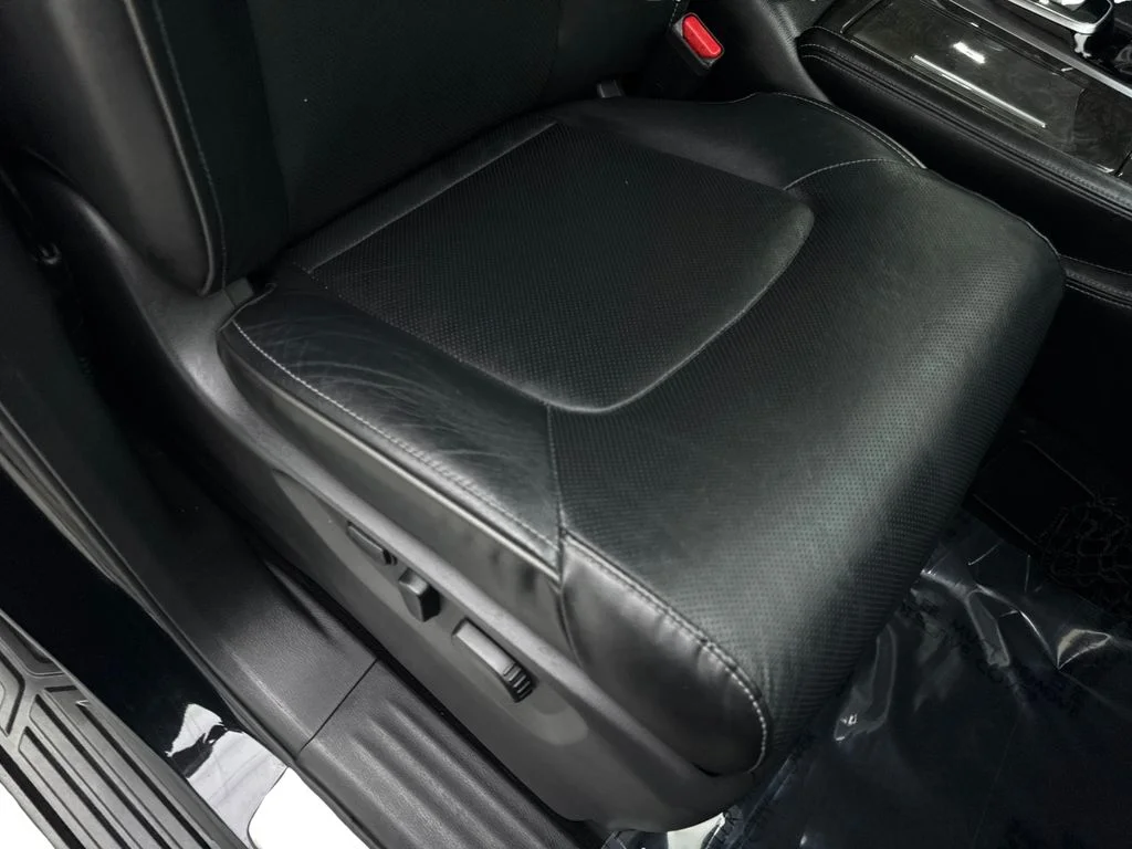 Used 2023 Black INFINITI LUXE image 50