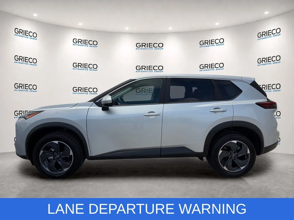 Used 2025 Silver Nissan SV image 4