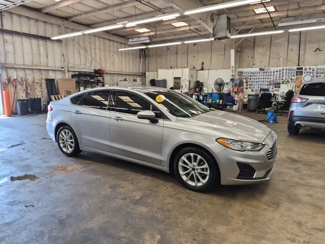 2020 Ford Fusion SE