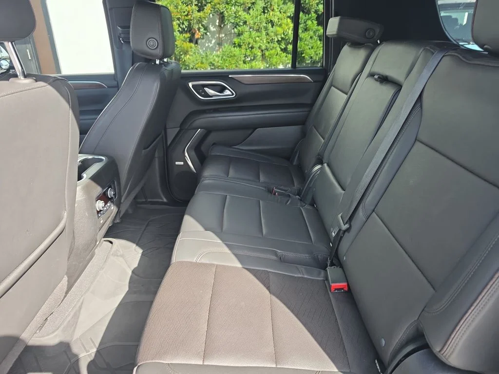 Used 2023 Summit White Chevrolet High Country image 11