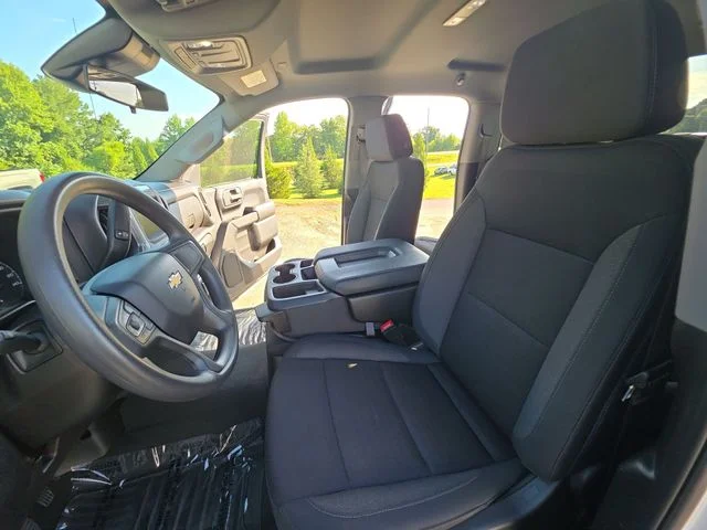 Used 2025 White Chevrolet Custom image 16