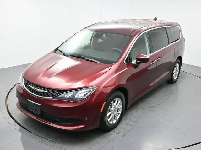 Used 2023 Velvet Red Pearlc Chrysler LX image 33