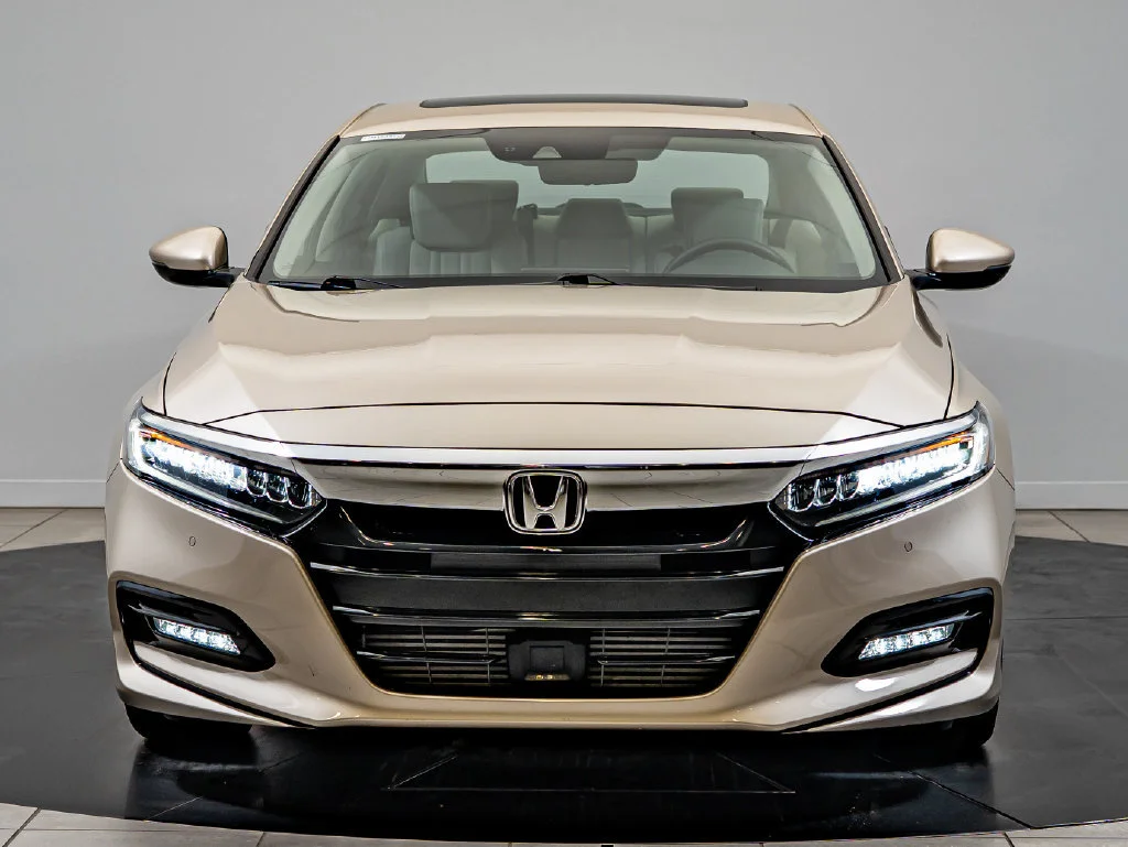 Used 2018 Gold Honda Touring image 2