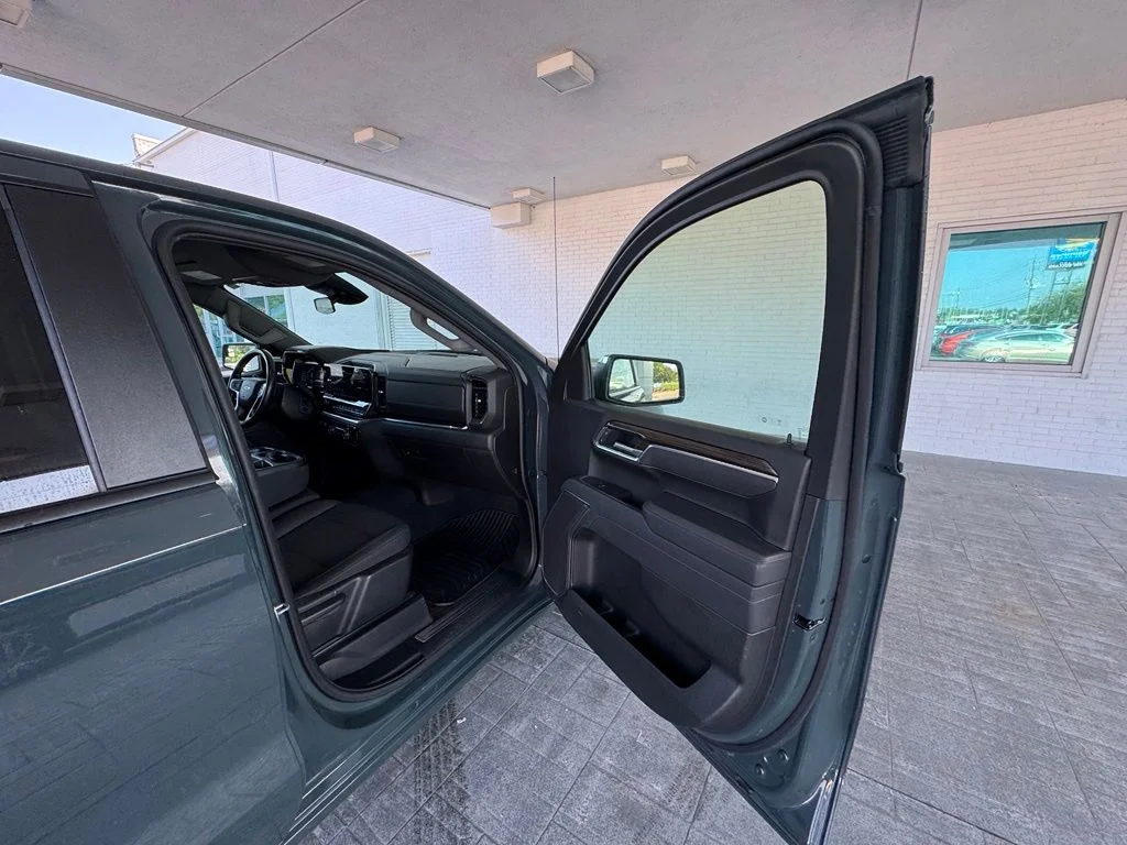 Used 2025 Gray Chevrolet LT image 15