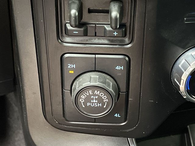 Used 2024 Avalanche Gray Ford XLT image 19