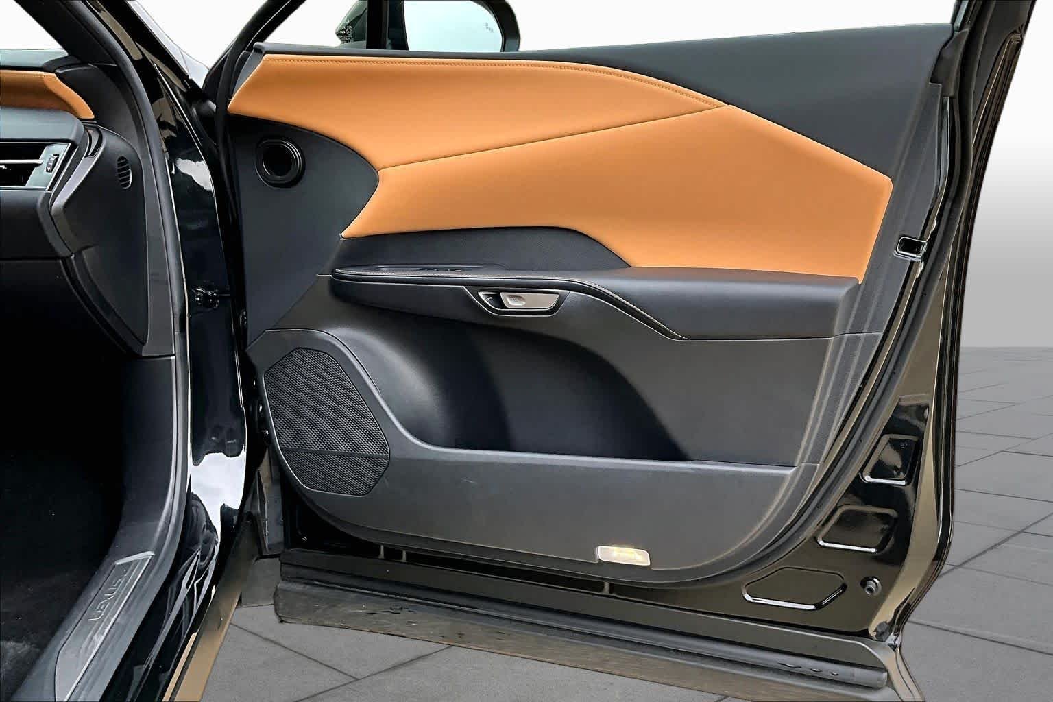 Used 2025 Caviar Lexus Premium Plus image 23