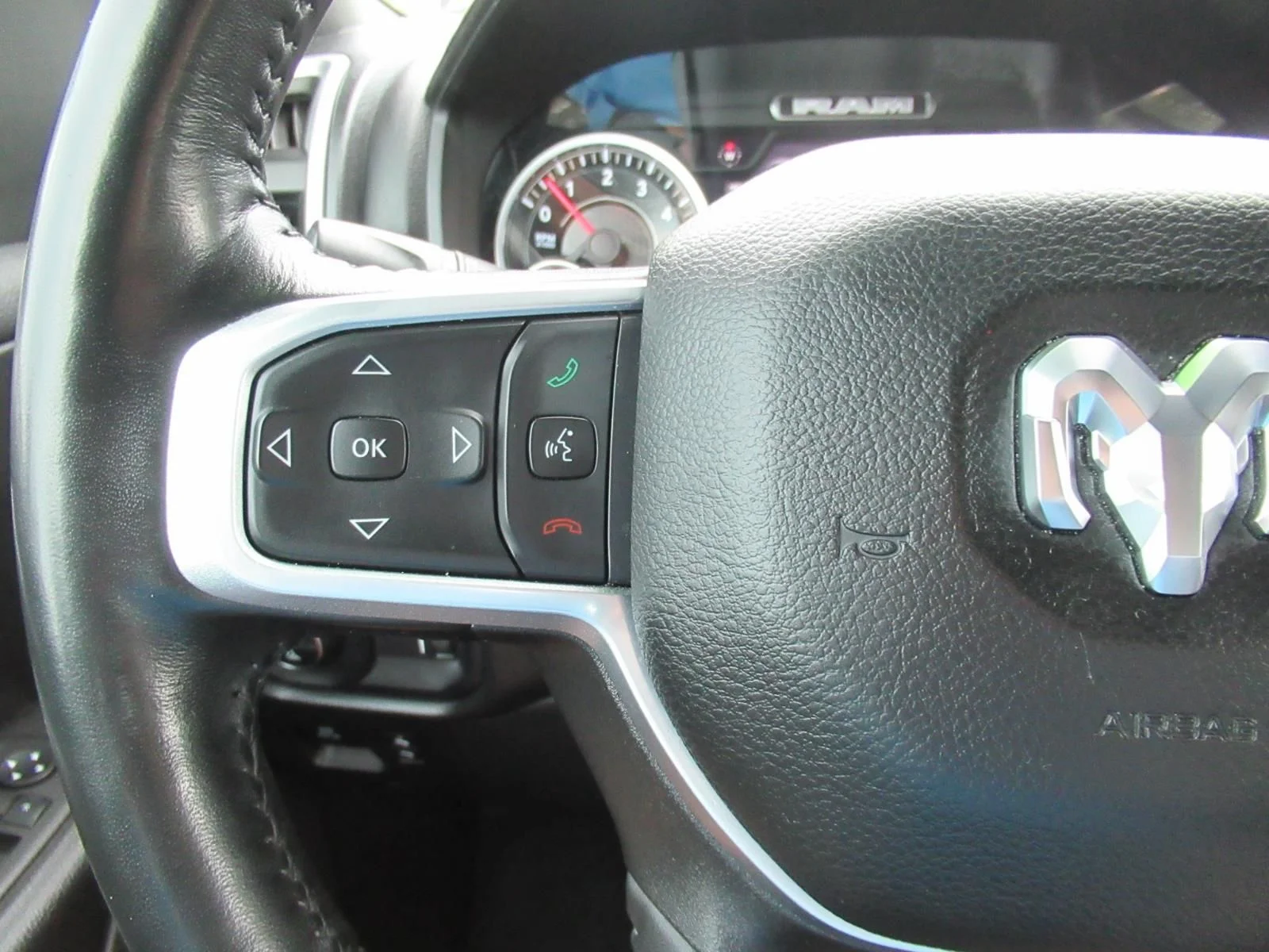 Used 2022 White Ram Big Horn/Lone Star image 26