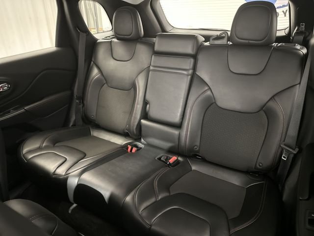 Used 2019 Blue Jeep Trailhawk image 27