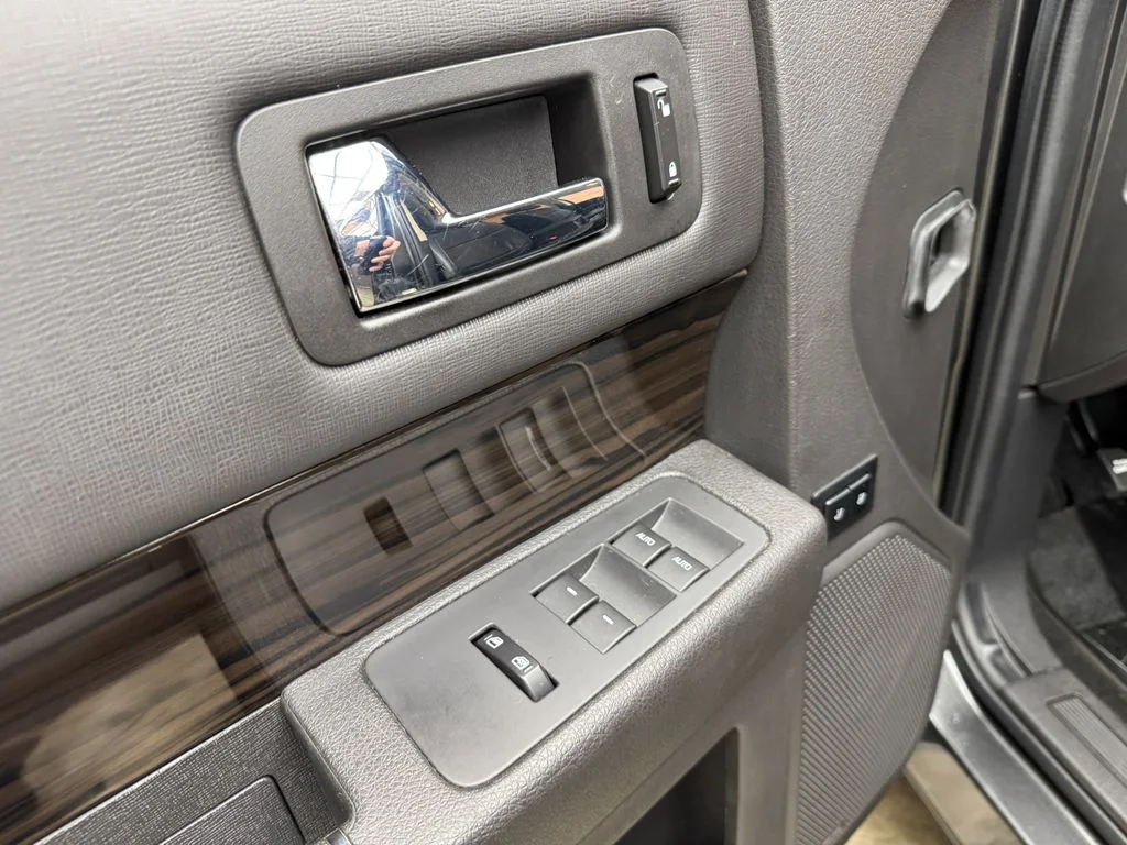 Used 2019 Magnetic Ford SEL image 11
