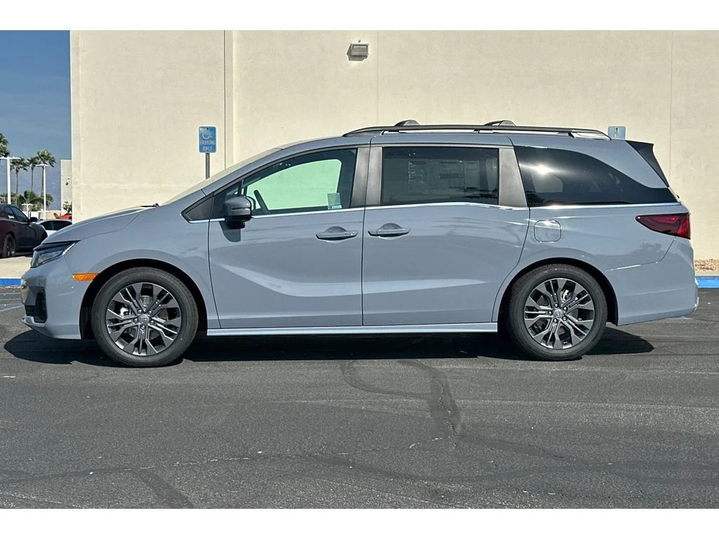 New 2026 Sonic Gray Pearl Honda Touring image 8