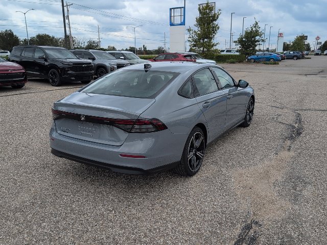 New 2026 Urban Gray Pearl Honda SE image 17