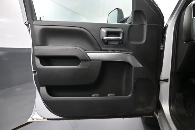 Used 2016 Silver Chevrolet LT image 17