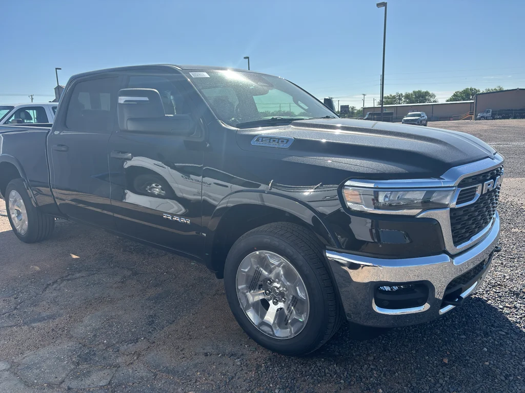 New 2026 Diamond Black Crystal Pearl-Coat Exterior Paint RAM Big Horn image 3