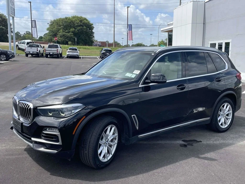 Certified Used 2019 Black BMW xDrive40i image 7