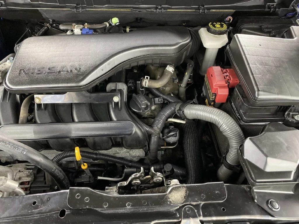 Used 2018 Caspian Blue Nissan S image 31