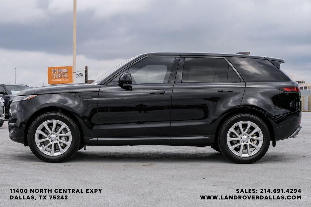 Used 2023 Black Land Rover SE image 9