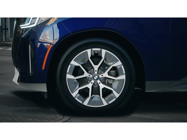 New 2026 Tanzanite Blue II Metallic BMW  image 7