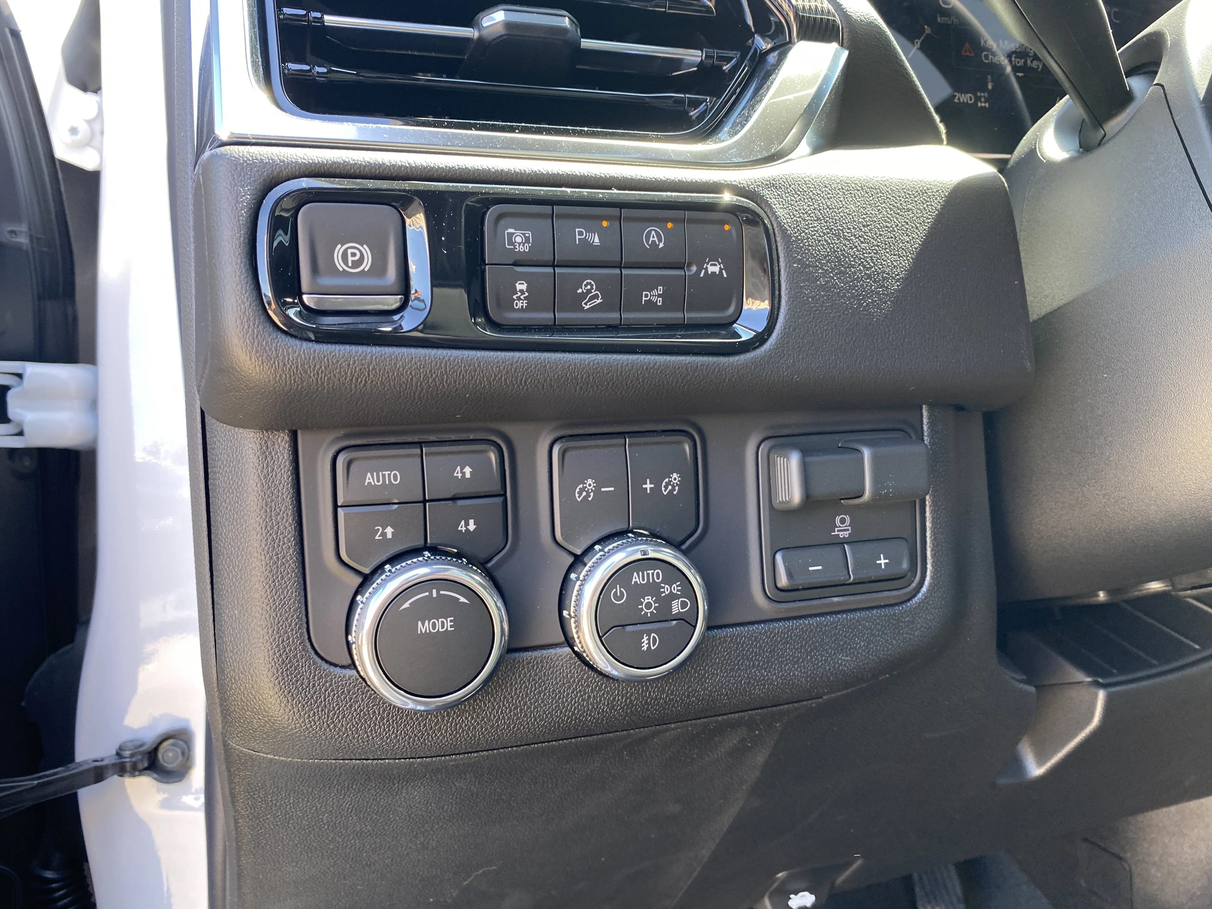 New 2026 Summit White GMC Elevation image 26