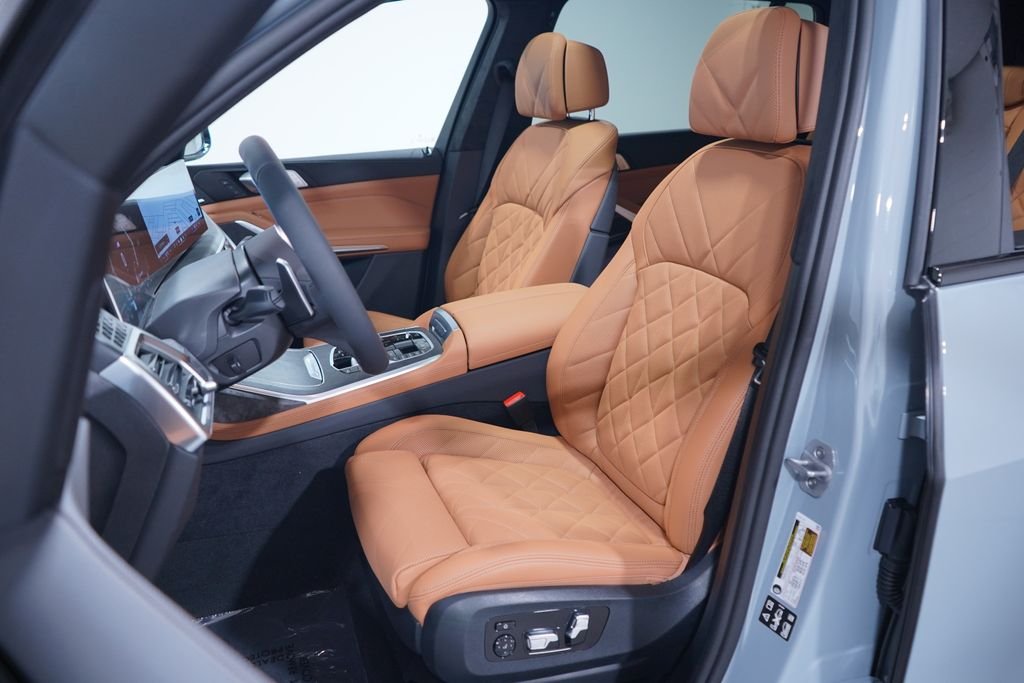 New 2027 Gray Metallic BMW xDrive40i image 7
