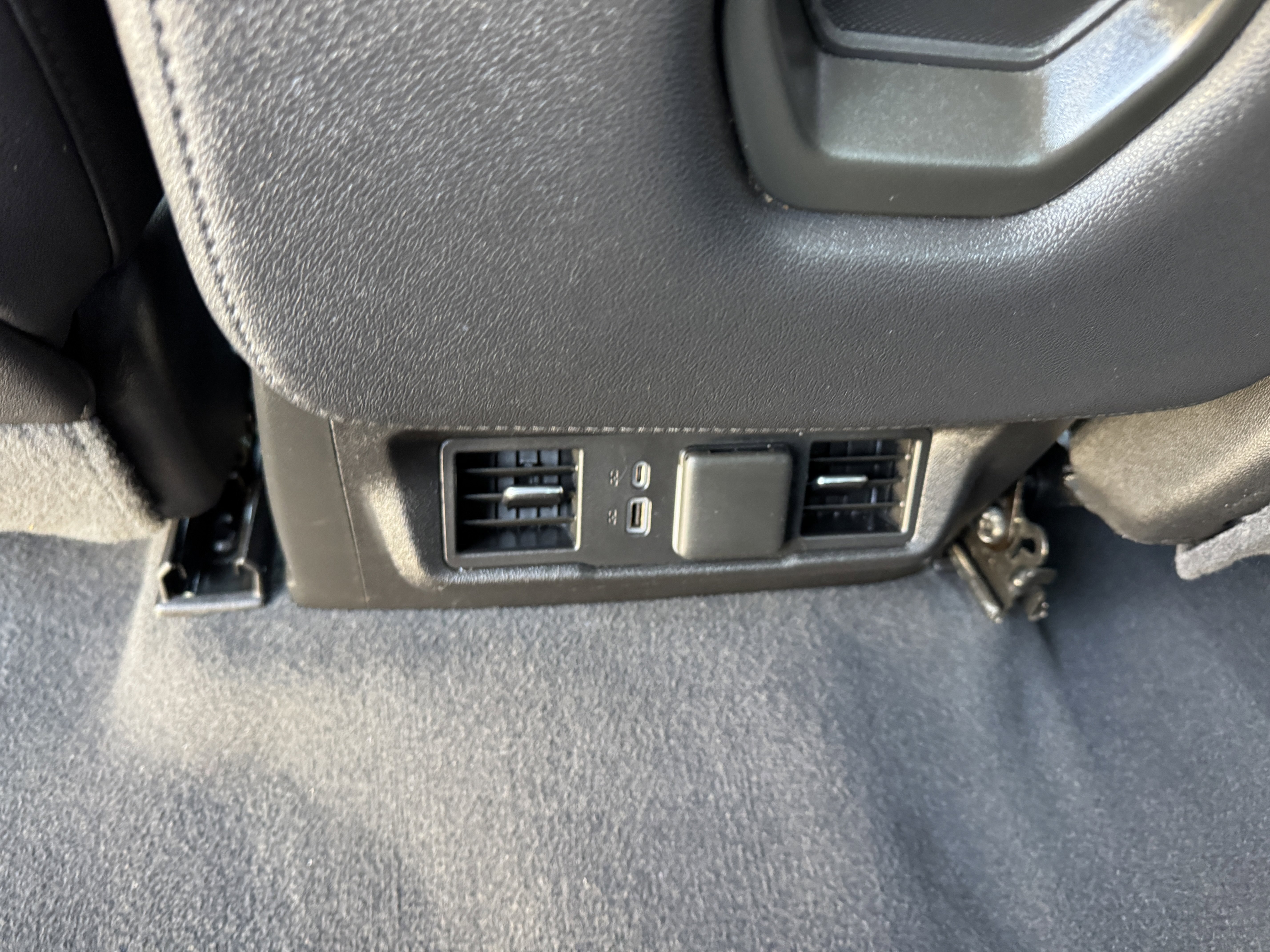 2024 GMC Sierra 1500 SLT - Photo 16