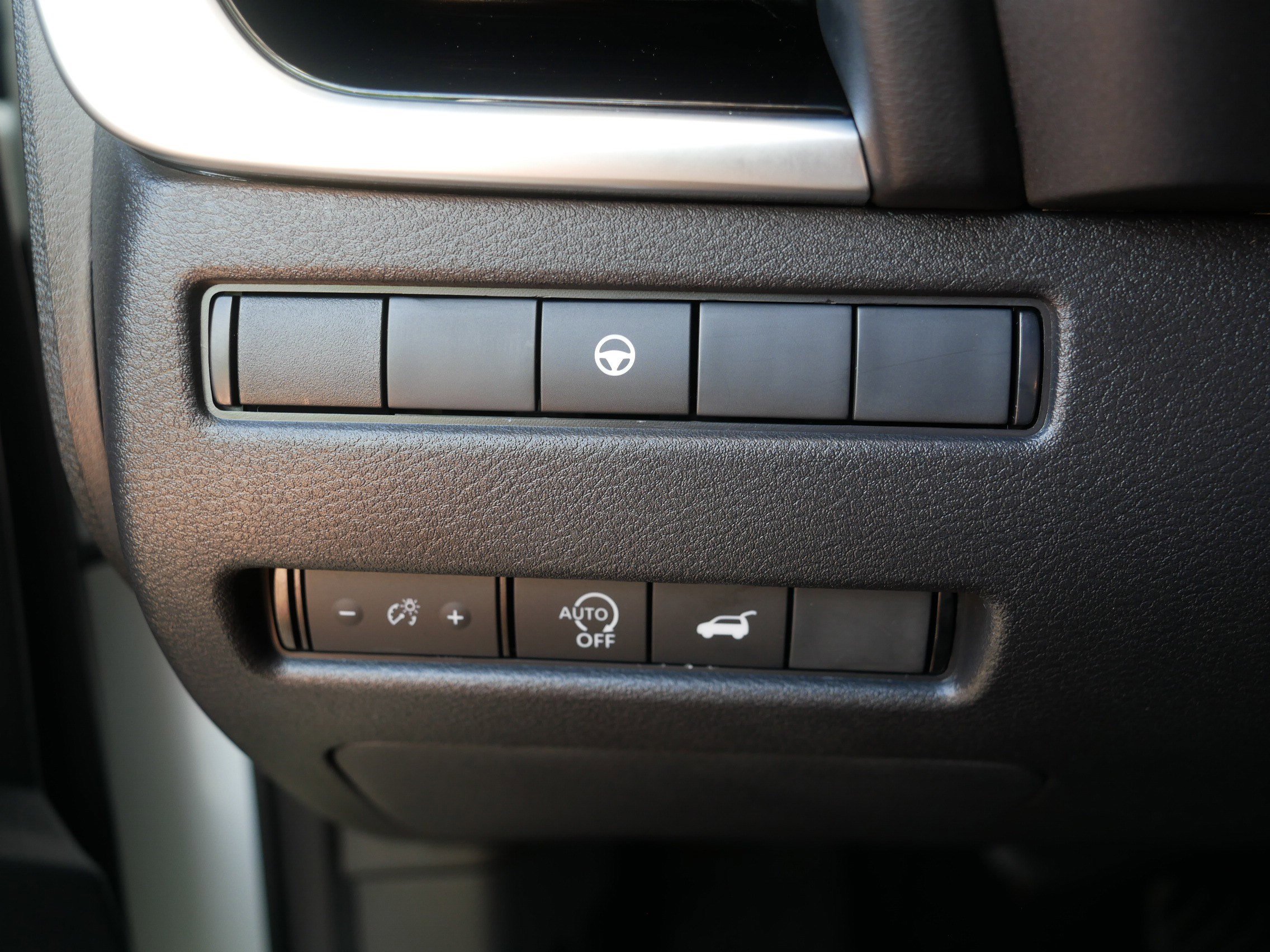 Certified Used 2023 Pearl White Tricoat Nissan SL image 26