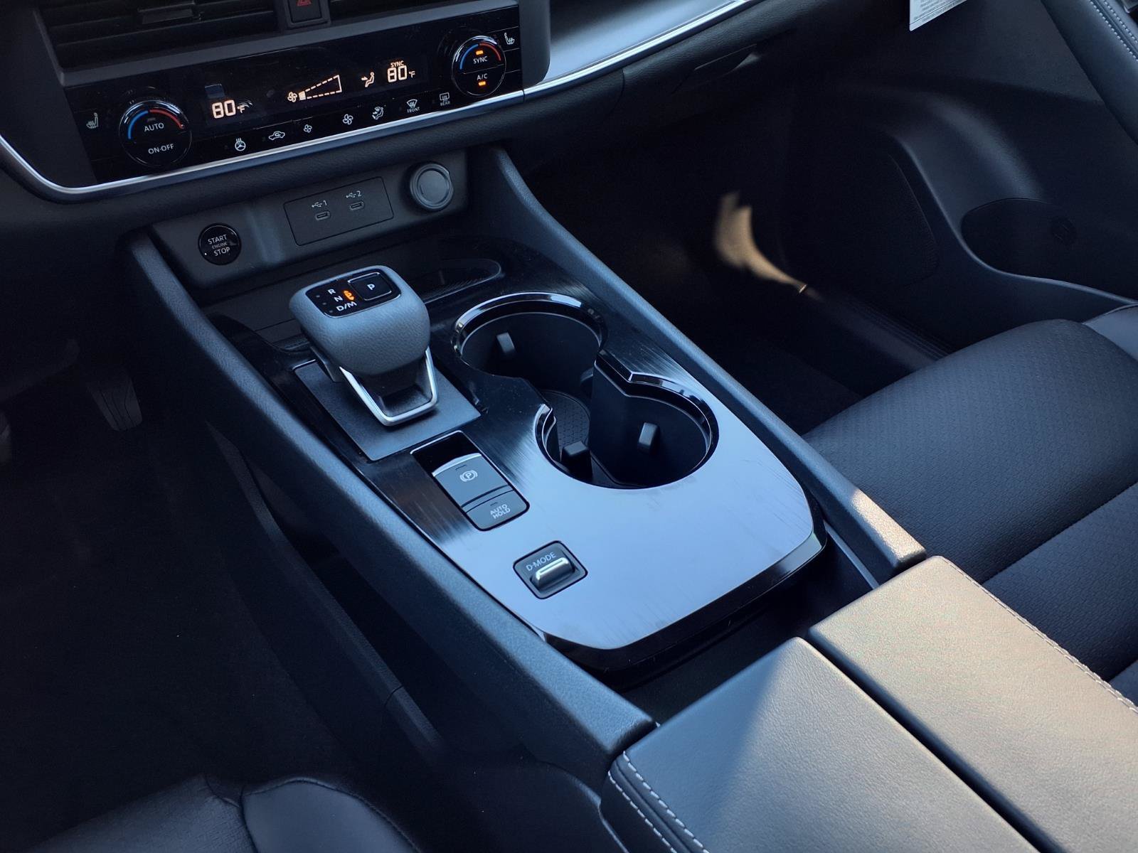 New 2026 Everest White Pearl TriCoat Nissan Dark Armor™ image 16