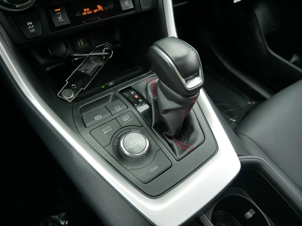 2023 Toyota RAV4 XSE - Photo 23