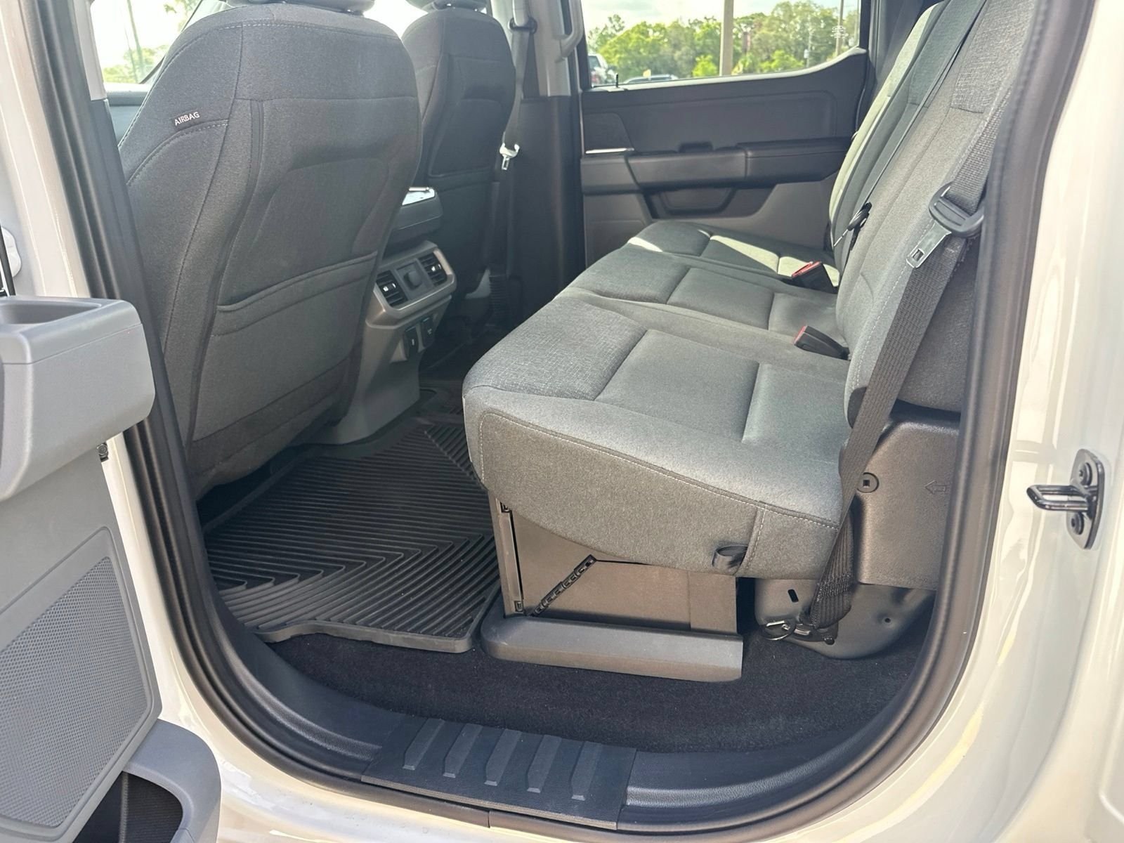 Certified Used 2024 Oxford White Ford XLT image 17